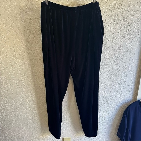 Coldwater Creek Women’s Plus Size 20 V-neck Top and Velvet Pants Set Navy Blue - Picture 6 of 6